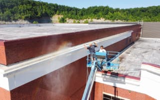 6 Benefits of Commercial Pressure Washing Services